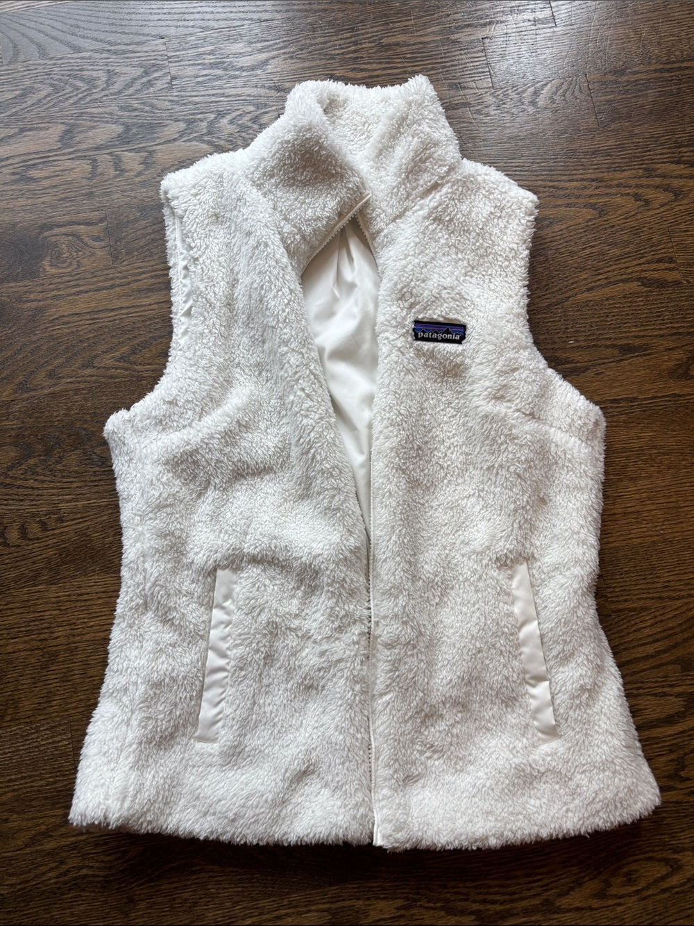 Never Worn Patagonia Women's Off-White Sherpa Fleece Vest